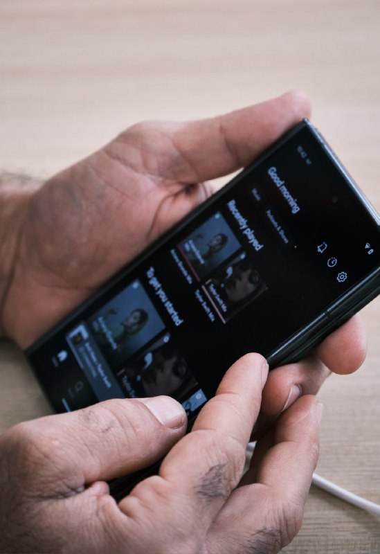 今天开幕的 Google I/O Connect 会场现场有数台 Pixel Fold 与 Pixel tablet 可以体验，这是 Google 今年最新硬件第一次在中国大陆官方展示，在现场的朋友可以去把玩一下👀今天开幕的 Google I/O Connect 会场现场有数台 Pixel Fold 与 Pixel tablet 可以体验，这是 Google 今年最新硬件第一次在中国大陆官方展示，在现场的朋友可以去把玩一下👀